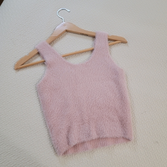 Love Tree Pink Fuzzy Sleeveless Top Size Small - Picture 4 of 12
